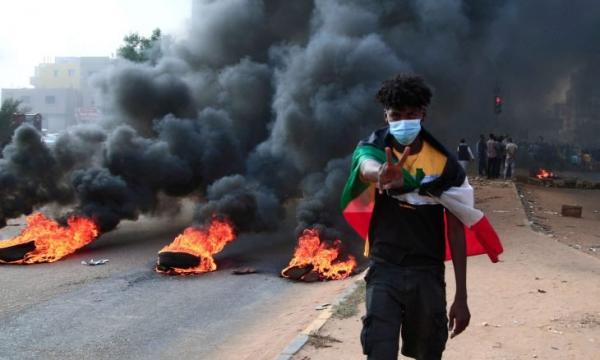 السودان...مقتل سبعة وإصابة 140 في إطلاق نار على متظاهرين رافضين للانقلاب في الخرطوم