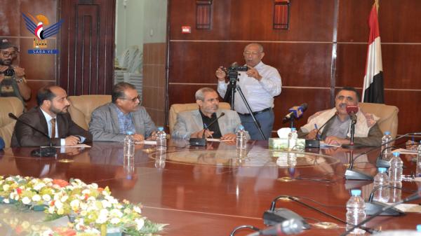 الوزير «دارس» يعلن استعداد حكومة الانقاذ في صنعاء صرف رواتب جميع موظفي الدولة في حال تم تنفيذ هذا الأمر 