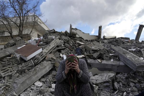 جيولوجي أردني يكشف عن الاسباب التي ساعدت في وقوع الزلزال المدمر الذي ضرب تركيا وسوريا 