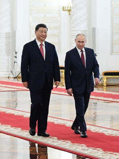 هل تحمل زيارة الرئيس الصيني إلى موسكو رسائل مهمة للغرب؟ 
