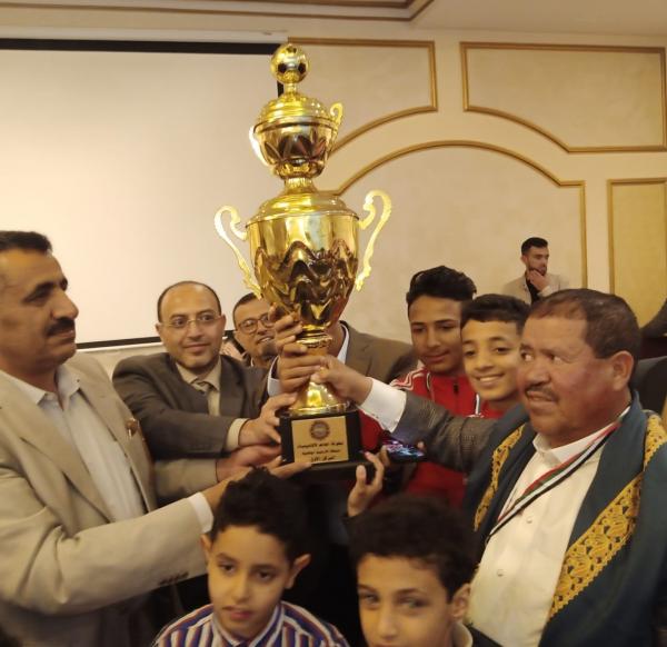 وزير النفط والمعادن أحمد دارس يكرم أشبال اليمن لكرة القدم اليمنية