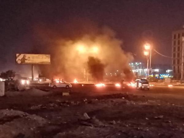 تصاعد الاحتجاجات الشعبية لليوم الثالث على التوالي بمدينة عدن