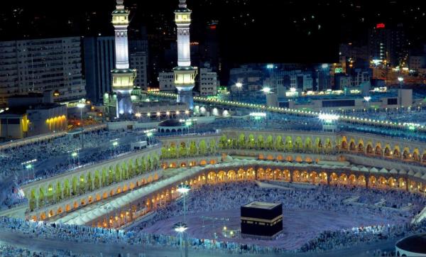 ما حقيقة تعليق السعودية للعمرة وزيارة المسجد النبوي ؟